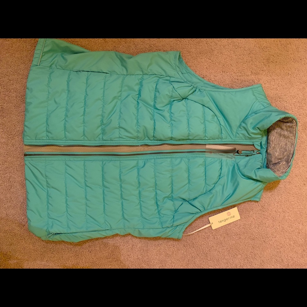 NWT TANGERINE BRAND VEST MINT COLOR